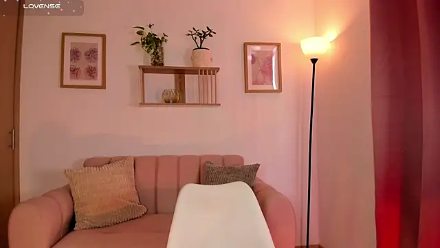 Lilabril online show from July 30, 2:49 pm