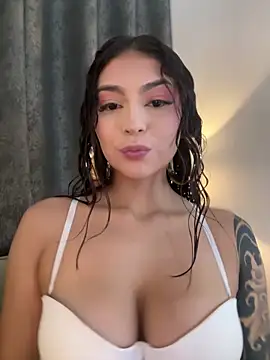 Snapshot of CHERRYY_BOMB_ chatting on June 8, 3:23 pm CHERRYY BOMB online show from June 8, 3:23 pm