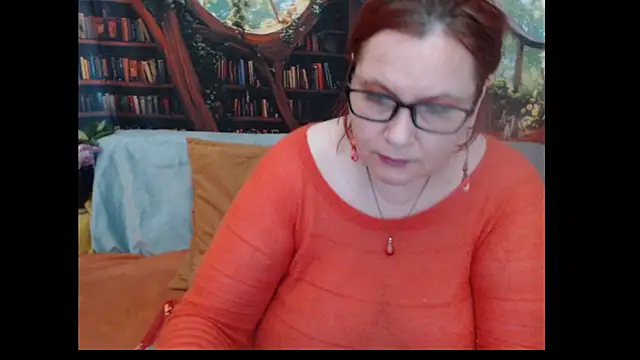 Snapshot of PlayfullMature chatting on June 15, 4:20 pm PlayfullMature online show from June 15, 4:20 pm