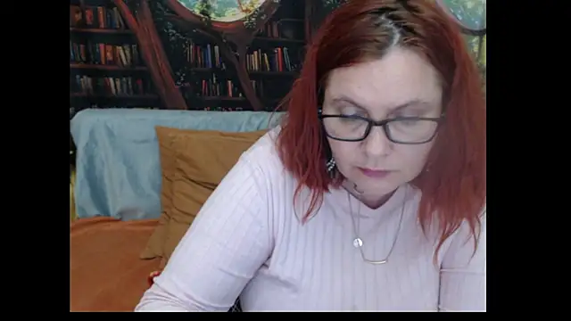 Snapshot of PlayfullMature chatting on June 17, 12:02 am PlayfullMature online show from June 17, 12:02 am