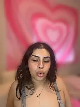 ThickerThanYoBitch online show from July 17, 3:18 pm