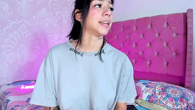 KittyNicolle online show from December 7, 4:14 pm