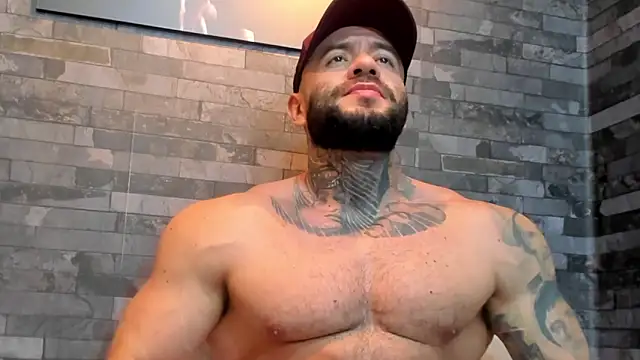BruceDallas online show from May 28, 4:43 am