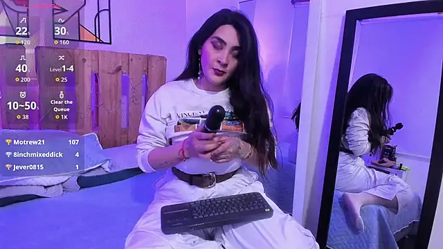 emily amaya online show from April 13, 8:58 pm