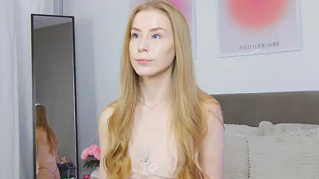 VioletiSwone online show from September 20, 4:02 am