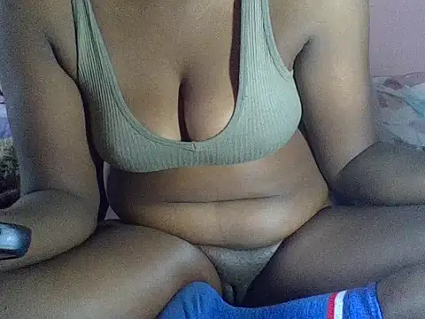 Snapshot of chewy-pudding chatting on February 23, 10:56 am chewy-pudding online show from February 23, 10:56 am