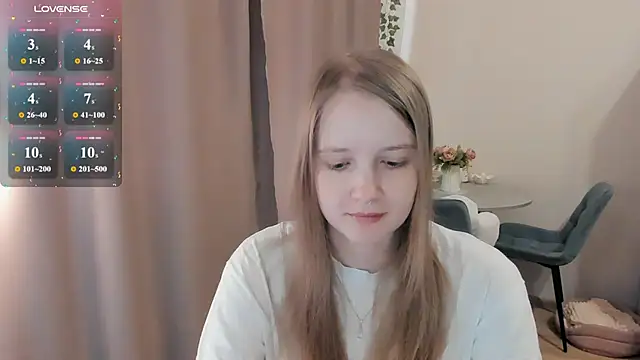 Snapshot of Alyaley chatting on July 3, 8:21 am Alyaley online show from July 3, 8:21 am