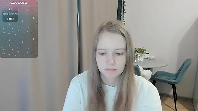 Snapshot of Alyaley chatting on July 16, 11:27 am Alyaley online show from July 16, 11:27 am
