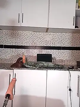 Snapshot of Bella045 chatting on November 6, 12:22 am Bella045 online show from November 6, 12:22 am