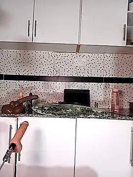 Snapshot of Bella045 chatting on December 1, 6:57 pm Bella045 online show from December 1, 6:57 pm