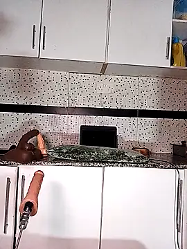 Snapshot of Bella045 chatting on December 3, 6:28 pm Bella045 online show from December 3, 6:28 pm