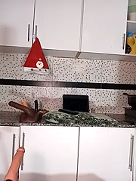 Snapshot of Bella045 chatting on December 14, 6:30 am Bella045 online show from December 14, 6:30 am