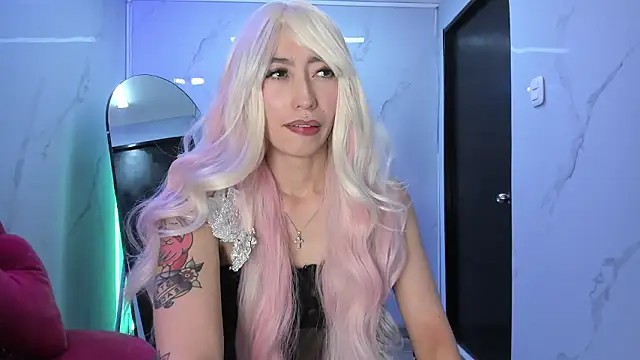 LilithCooperr  online show from January 18, 12:36 am