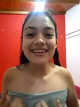 Snapshot of littlemelii chatting on December 20, 6:08 am littlemelii online show from December 20, 6:08 am