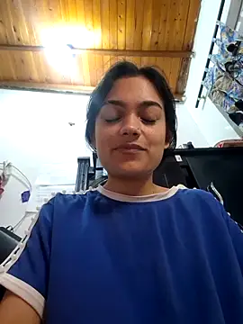 Snapshot of littlemelii chatting on December 22, 8:38 am littlemelii online show from December 22, 8:38 am