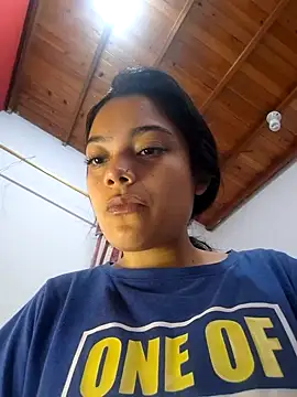 Snapshot of littlemelii chatting on March 22, 4:26 pm littlemelii online show from March 22, 4:26 pm