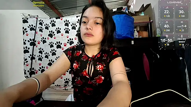 Snapshot of littlemelii chatting on October 15, 4:29 pm littlemelii online show from October 15, 4:29 pm