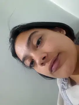 Snapshot of littlemelii chatting on December 1, 11:21 pm littlemelii online show from December 1, 11:21 pm