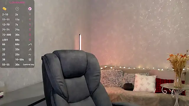 Naughty  Megan online show from February 28, 4:02 am