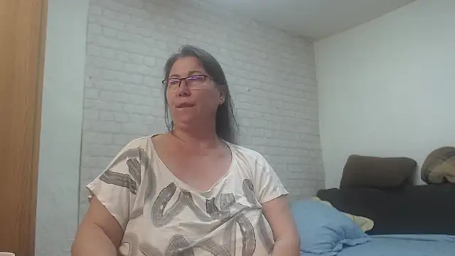 EmmaSquirt online show from February 18, 11:55 pm