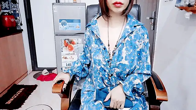 Snapshot of Miu-Le chatting on February 2, 6:39 pm Miu-Le online show from February 2, 6:39 pm