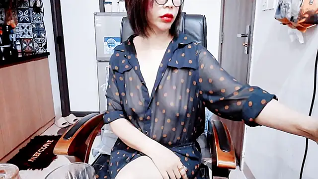 Snapshot of Miu-Le chatting on February 23, 6:49 pm Miu-Le online show from February 23, 6:49 pm