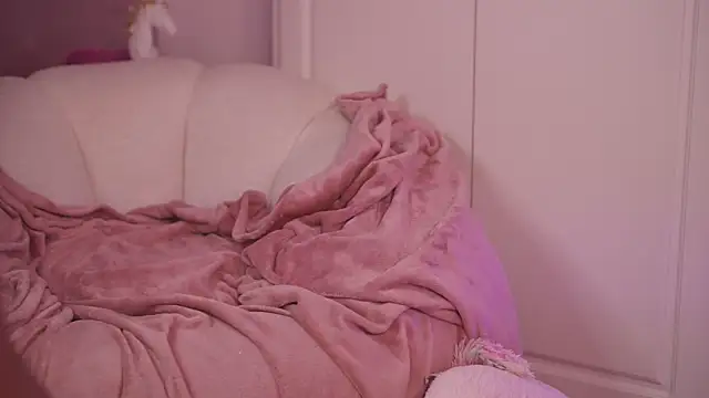 Snapshot of ClaraHazel chatting on September 11, 2:44 am ClaraHazel online show from September 11, 2:44 am