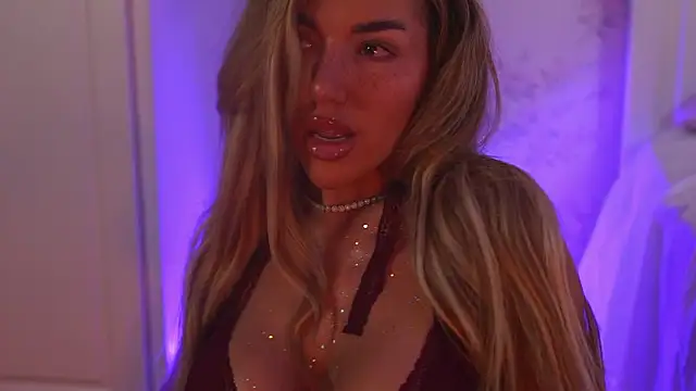 Snapshot of ClaraHazel chatting on January 17, 5:34 am ClaraHazel online show from January 17, 5:34 am