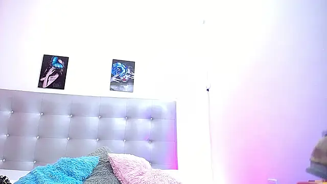 Snapshot of horny-juliette chatting on January 16, 3:38 pm horny-juliette online show from January 16, 3:38 pm