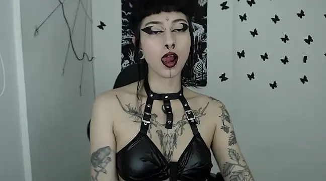 n0sferatus   online show from February 21, 3:12 am