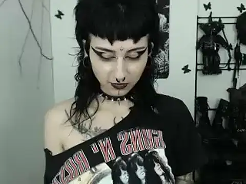 n0sferatus   online show from September 26, 2:26 am