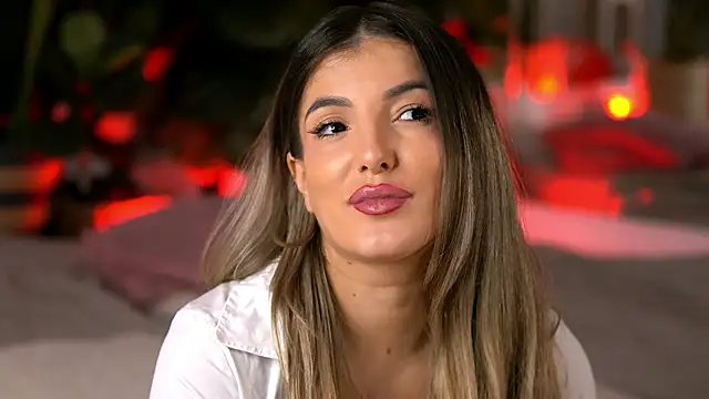 KellyMathews online show from March 21, 8:19 am