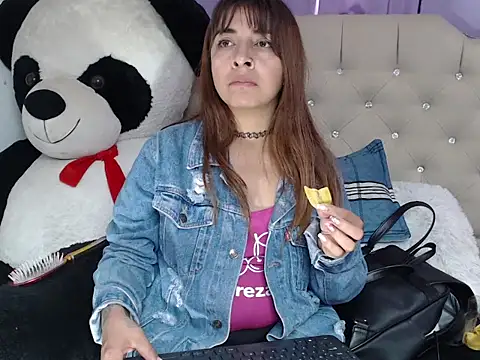 ameliefederline11 online show from December 22, 4:04 pm