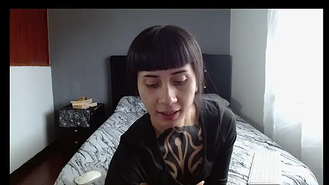 Emilia 1995 online show from April 10, 12:43 pm