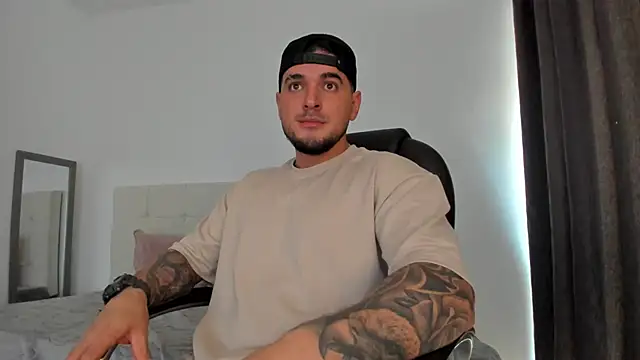 Teilor Creed online show from December 2, 6:47 pm