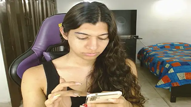 Snapshot of engielphoenis14 chatting on June 26, 3:00 am engielphoenis14 online show from June 26, 3:00 am