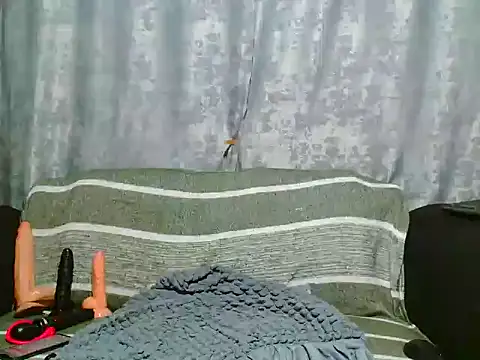 Snapshot of VANESAAMBER23 chatting on December 22, 9:01 pm VANESAAMBER23 online show from December 22, 9:01 pm