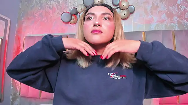 TomLondon  online show from February 3, 5:29 pm