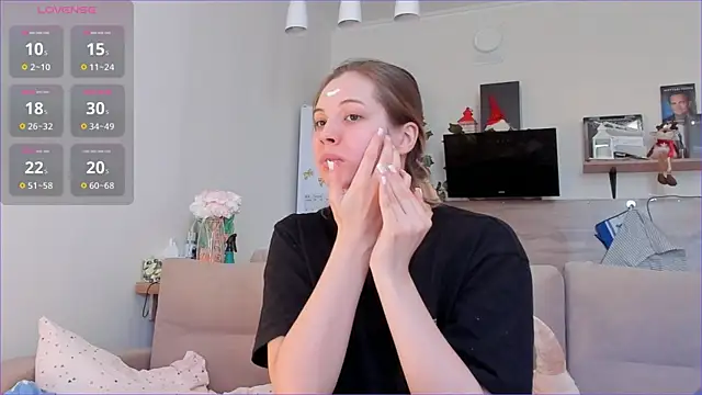 Girl alone home online show from February 20, 4:09 am