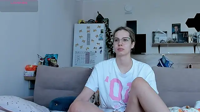 Girl alone home online show from May 22, 3:57 am