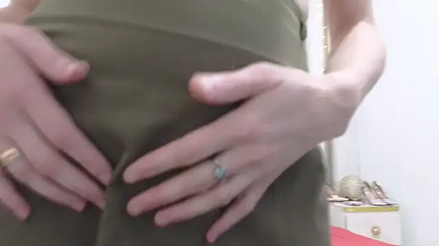 HairyLola online show from December 17, 1:38 pm