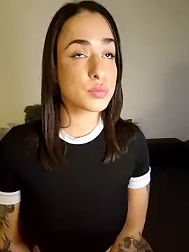 Snapshot of LydiaMaus96 chatting on February 6, 4:21 pm LydiaMaus96 online show from February 6, 4:21 pm