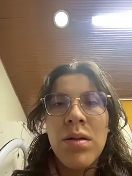 karlamorris  online show from April 15, 1:29 pm