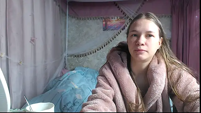 leila bambi  online show from December 21, 6:59 pm