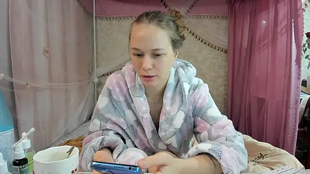 leila bambi  online show from February 16, 2:02 pm