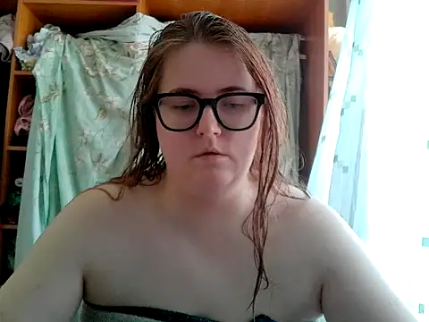 DesireMelissa online show from June 16, 7:33 am