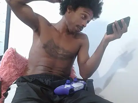 Larry-n-clouds online show from March 12, 7:20 pm