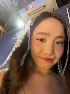 Snapshot of Asianpie_ chatting on February 15, 12:40 am Asianpie online show from February 15, 12:40 am