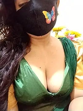 Snapshot of Ameera19 chatting on July 18, 7:28 pm Ameera19 online show from July 18, 7:28 pm