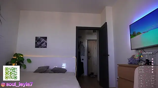 Sola LI online show from April 9, 3:17 am